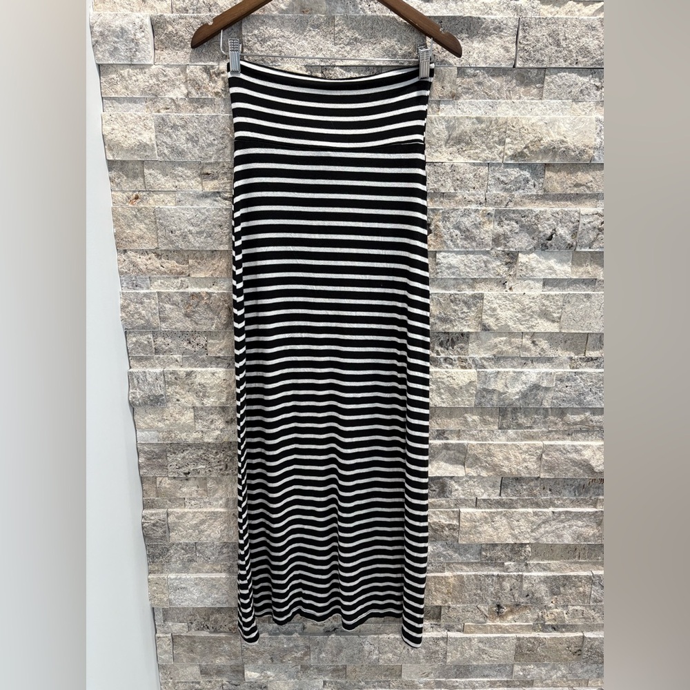 Seductions Chic Black and White Striped‎ Maxi Skirt size M